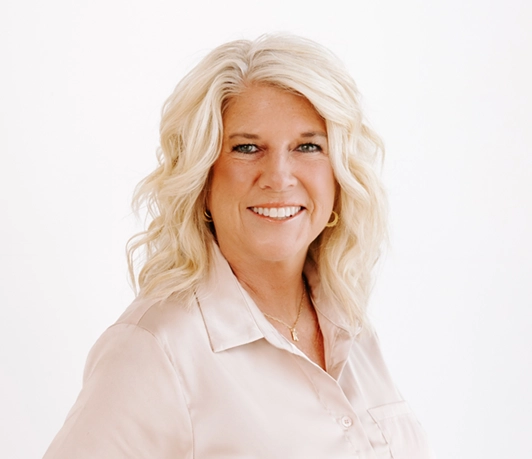 Dental assistant Kim